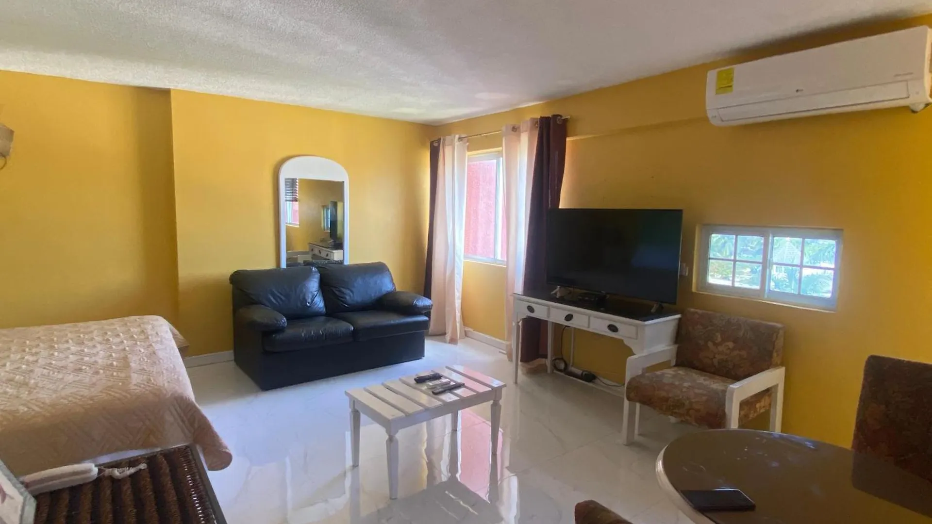Sunset Condos Getaway In Ocho Rios Jamajka